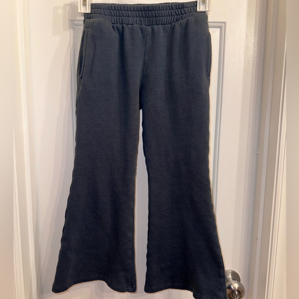Art Class Blue fleece flare pants has pockets, elastic waist, size small 6/6X